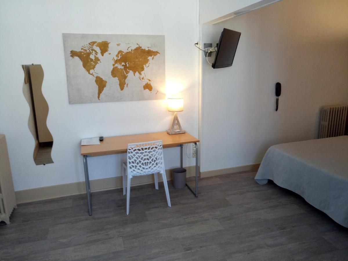 Hotel Riviere Castres  Exterior foto